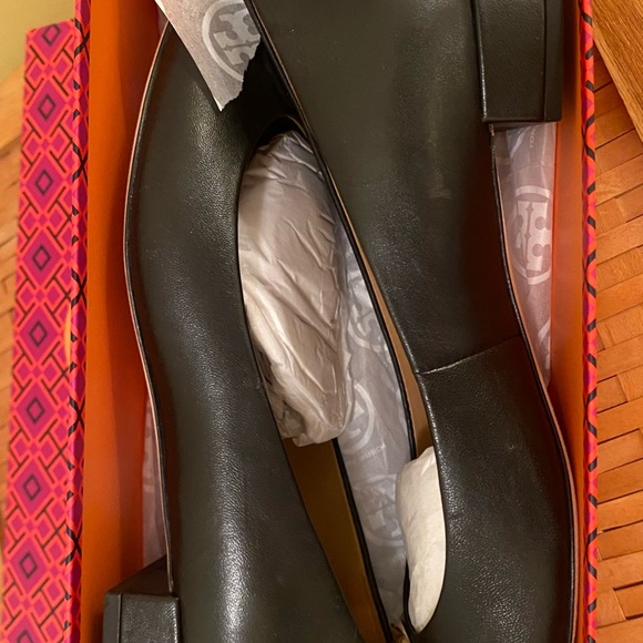 Tory Burch Ballet shoes; black Napa leather; box included - Picture 11 of 11